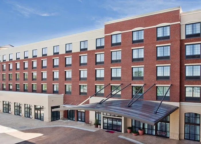 Hampton Inn & Suites Chapel Hill Carrboro Downtown
